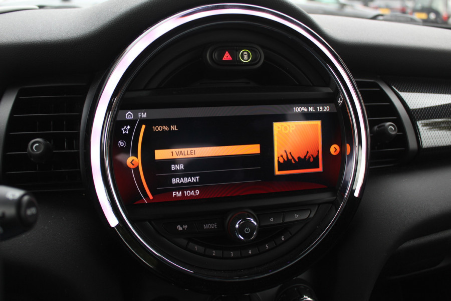 MINI Mini Electric Charged 33 kWh / Camera / Head-up / Leder / Harman Kardon / Keyless / 17'' / CarPlay / Stoelverwarming / Matrix LED / DAB / Cruise Control