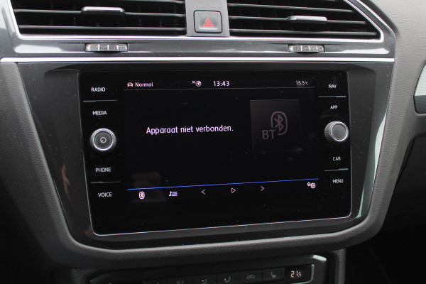 Volkswagen Tiguan 1.5 TSI ACT Highline Business 3x R-Line / CarPlay / Keyless / Dodehoek / 19'' / Navigatie / Stoelverwarming / DAB / ACC
