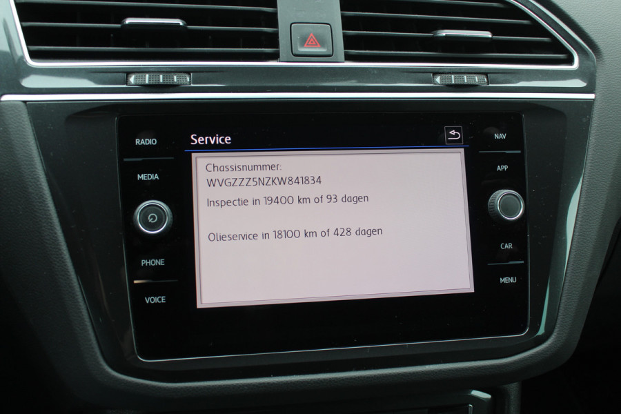 Volkswagen Tiguan 1.5 TSI ACT Highline Business 3x R-Line / CarPlay / Keyless / Dodehoek / 19'' / Navigatie / Stoelverwarming / DAB / ACC