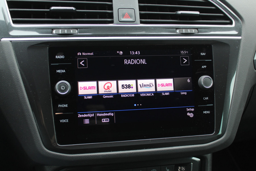 Volkswagen Tiguan 1.5 TSI ACT Highline Business 3x R-Line / CarPlay / Keyless / Dodehoek / 19'' / Navigatie / Stoelverwarming / DAB / ACC