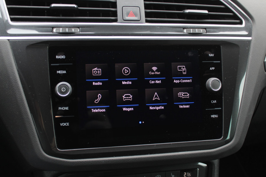 Volkswagen Tiguan 1.5 TSI ACT Highline Business 3x R-Line / CarPlay / Keyless / Dodehoek / 19'' / Navigatie / Stoelverwarming / DAB / ACC