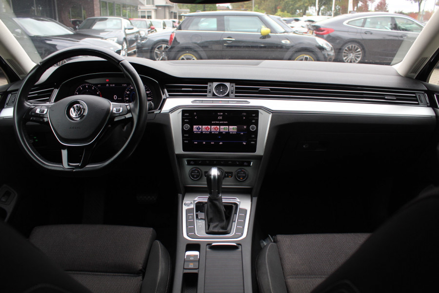 Volkswagen Passat Variant 1.4 TSI ACT Comfortline / Trekhaak / Camera / Navigatie / 17'' / Stoelverwarming / DAB / ACC