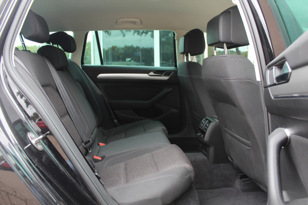 Volkswagen Passat Variant 1.4 TSI ACT Comfortline / Trekhaak / Camera / Navigatie / 17'' / Stoelverwarming / DAB / ACC