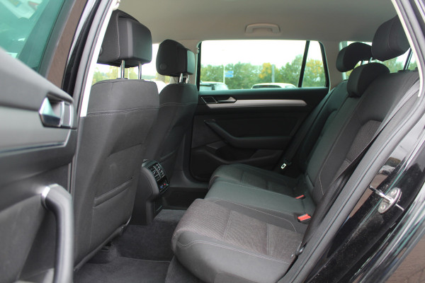 Volkswagen Passat Variant 1.4 TSI ACT Comfortline / Trekhaak / Camera / Navigatie / 17'' / Stoelverwarming / DAB / ACC