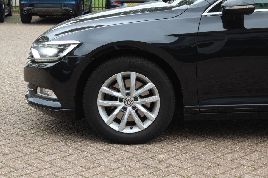 Volkswagen Passat Variant 1.4 TSI ACT Comfortline / Trekhaak / Camera / Navigatie / 17'' / Stoelverwarming / DAB / ACC