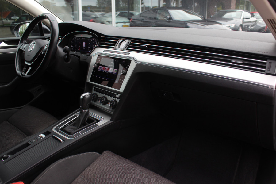 Volkswagen Passat Variant 1.4 TSI ACT Comfortline / Trekhaak / Camera / Navigatie / 17'' / Stoelverwarming / DAB / ACC