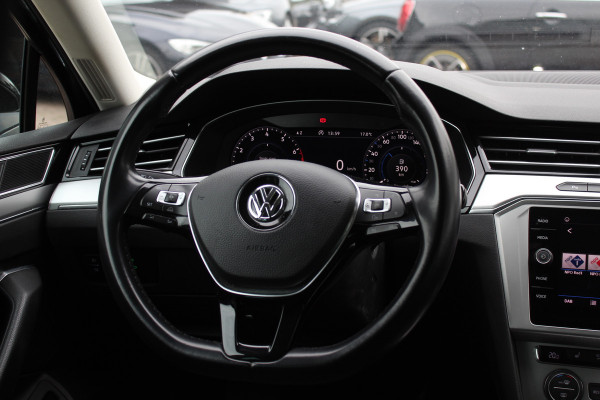 Volkswagen Passat Variant 1.4 TSI ACT Comfortline / Trekhaak / Camera / Navigatie / 17'' / Stoelverwarming / DAB / ACC