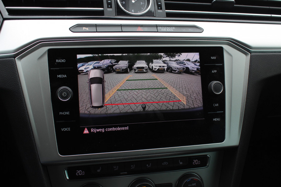 Volkswagen Passat Variant 1.4 TSI ACT Comfortline / Trekhaak / Camera / Navigatie / 17'' / Stoelverwarming / DAB / ACC