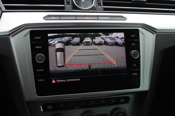 Volkswagen Passat Variant 1.4 TSI ACT Comfortline / Trekhaak / Camera / Navigatie / 17'' / Stoelverwarming / DAB / ACC