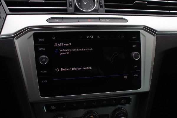 Volkswagen Passat Variant 1.4 TSI ACT Comfortline / Trekhaak / Camera / Navigatie / 17'' / Stoelverwarming / DAB / ACC