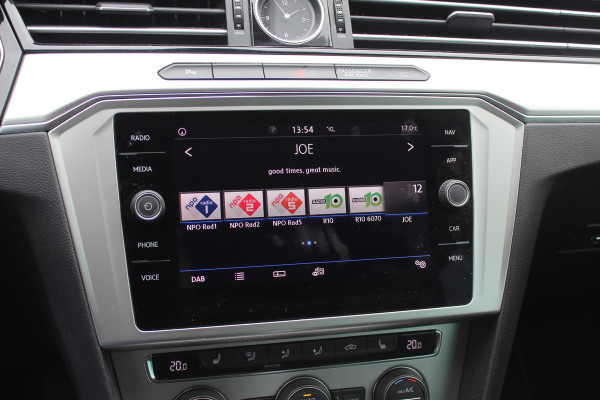 Volkswagen Passat Variant 1.4 TSI ACT Comfortline / Trekhaak / Camera / Navigatie / 17'' / Stoelverwarming / DAB / ACC