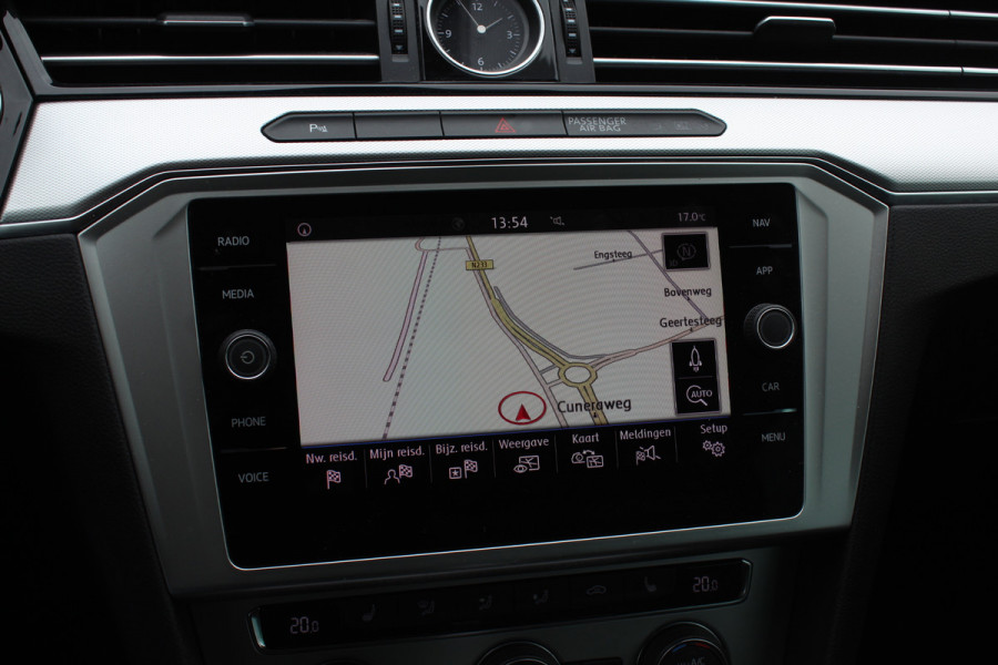 Volkswagen Passat Variant 1.4 TSI ACT Comfortline / Trekhaak / Camera / Navigatie / 17'' / Stoelverwarming / DAB / ACC