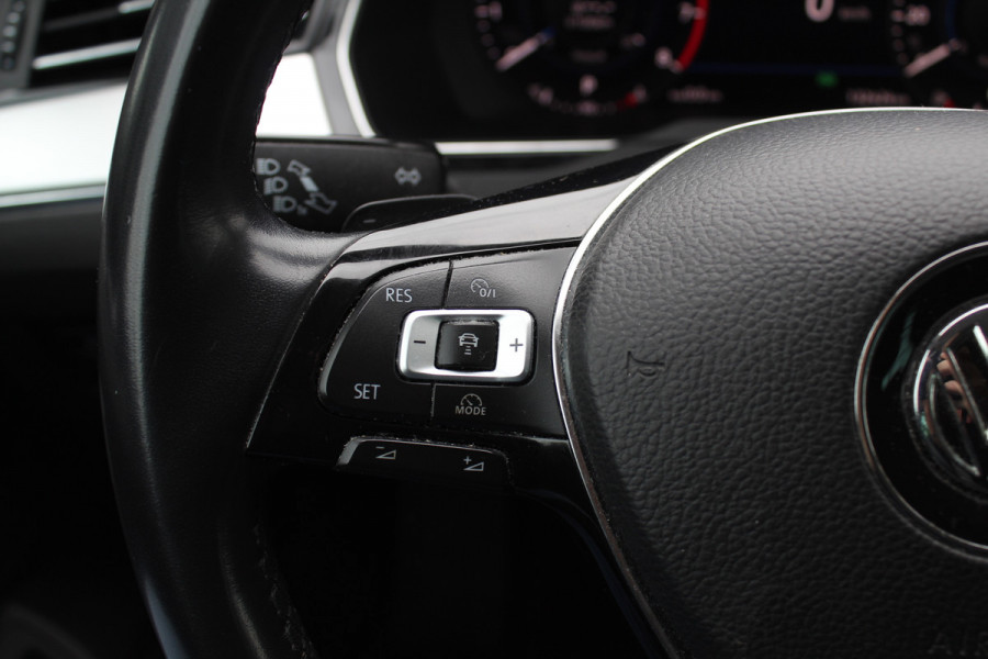 Volkswagen Passat Variant 1.4 TSI ACT Comfortline / Trekhaak / Camera / Navigatie / 17'' / Stoelverwarming / DAB / ACC