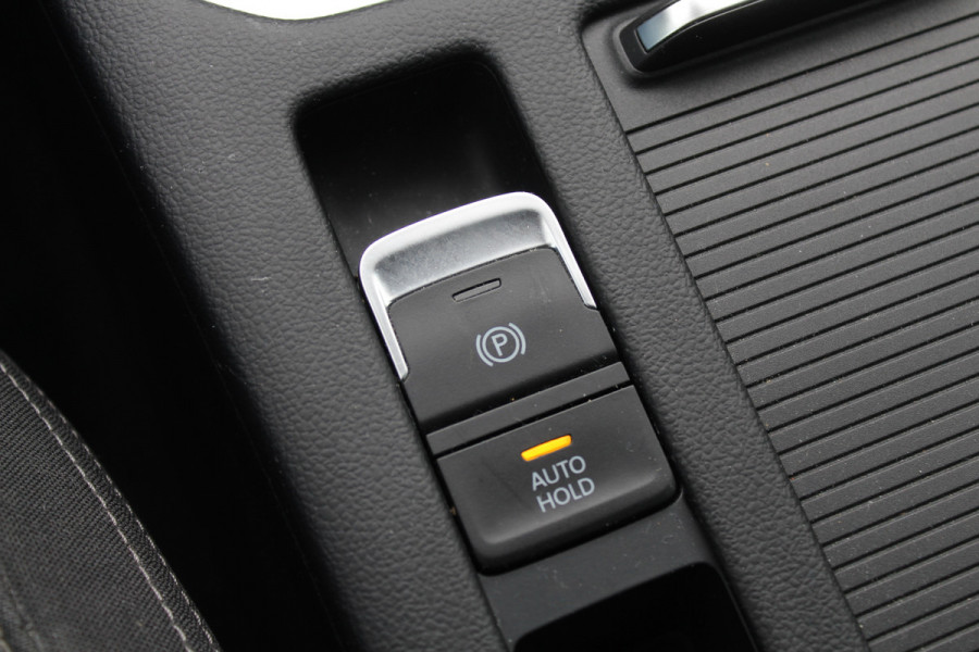 Volkswagen Passat Variant 1.4 TSI ACT Comfortline / Trekhaak / Camera / Navigatie / 17'' / Stoelverwarming / DAB / ACC