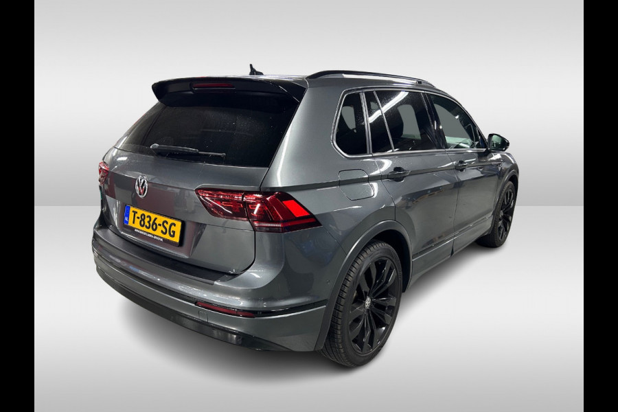 Volkswagen Tiguan 1.5 TSI ACT Highline Business 3x R-Line / Panoramadak / Camera / Leder / 20'' / Blackpack / CarPlay / DAB / Stoelverwarming / Virtual Cockpit / ACC