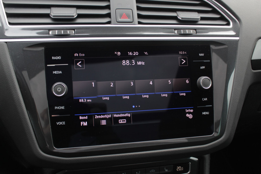 Volkswagen Tiguan 1.5 TSI ACT Highline Business 3x R-Line / Panoramadak / Camera / Leder / 20'' / Blackpack / CarPlay / DAB / Stoelverwarming / Virtual Cockpit / ACC