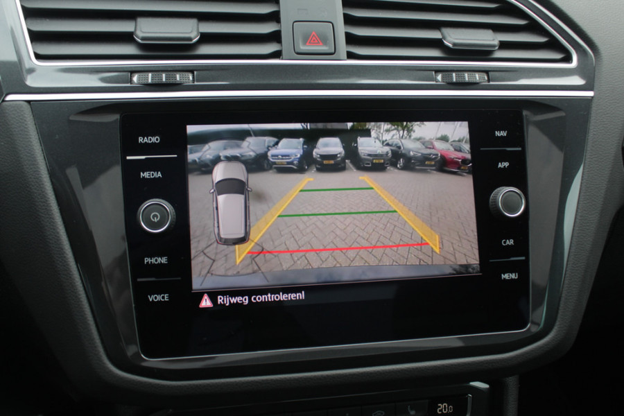 Volkswagen Tiguan 1.5 TSI ACT Highline Business 3x R-Line / Panoramadak / Camera / Leder / 20'' / Blackpack / CarPlay / DAB / Stoelverwarming / Virtual Cockpit / ACC