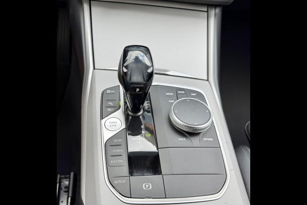 BMW 3 Serie Touring 330e Camera. M-stuur, Tr.haak, Carplay, DAB BMW 3 Serie Touring 330e Camera. M-stuur, Tr.haak, Carplay, DAB