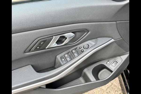 BMW 3 Serie Touring 330e Camera. M-stuur, Tr.haak, Carplay, DAB BMW 3 Serie Touring 330e Camera. M-stuur, Tr.haak, Carplay, DAB