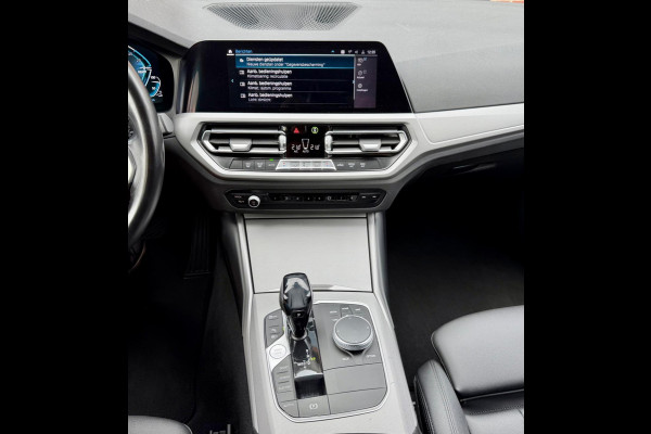 BMW 3 Serie Touring 330e Camera. M-stuur, Tr.haak, Carplay, DAB BMW 3 Serie Touring 330e Camera. M-stuur, Tr.haak, Carplay, DAB