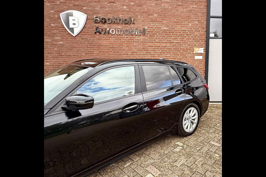 BMW 3 Serie Touring 330e Camera. M-stuur, Tr.haak, Carplay, DAB BMW 3 Serie Touring 330e Camera. M-stuur, Tr.haak, Carplay, DAB