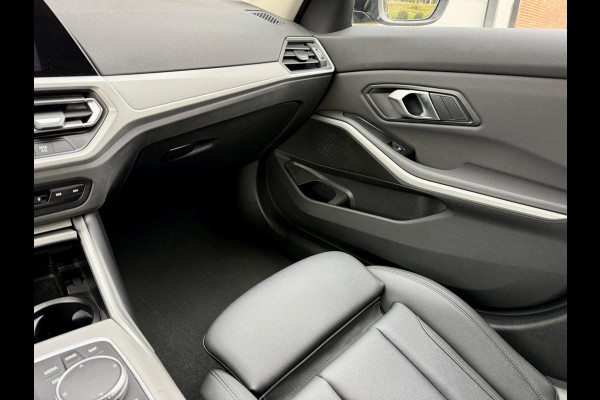 BMW 3 Serie Touring 330e Camera. M-stuur, Tr.haak, Carplay, DAB BMW 3 Serie Touring 330e Camera. M-stuur, Tr.haak, Carplay, DAB