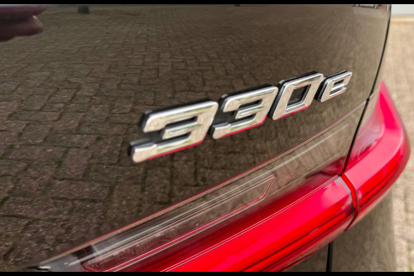 BMW 3 Serie Touring 330e Camera. M-stuur, Tr.haak, Carplay, DAB BMW 3 Serie Touring 330e Camera. M-stuur, Tr.haak, Carplay, DAB