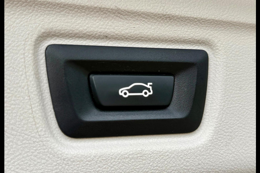 BMW 3 Serie Touring 330e Camera. M-stuur, Tr.haak, Carplay, DAB BMW 3 Serie Touring 330e Camera. M-stuur, Tr.haak, Carplay, DAB