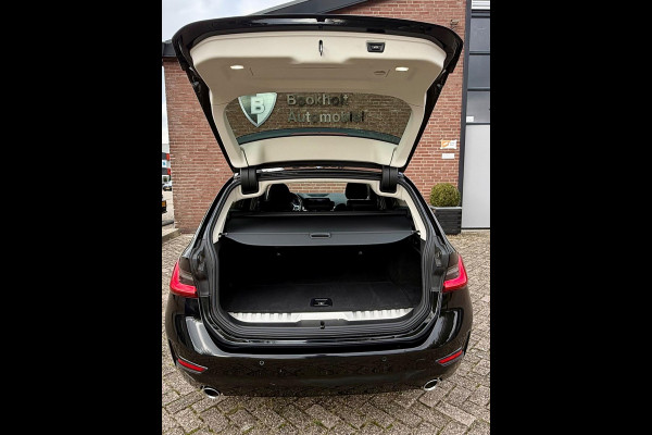 BMW 3 Serie Touring 330e Camera. M-stuur, Tr.haak, Carplay, DAB BMW 3 Serie Touring 330e Camera. M-stuur, Tr.haak, Carplay, DAB