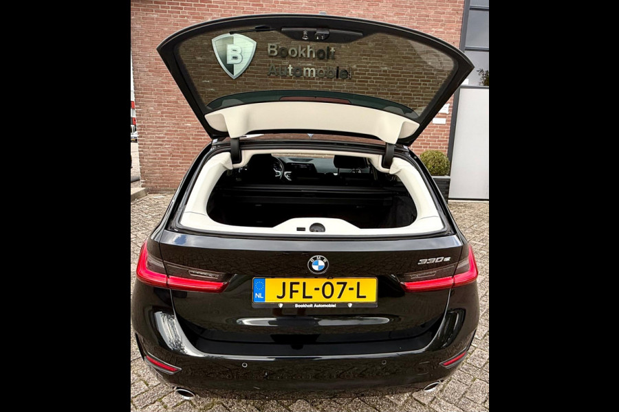 BMW 3 Serie Touring 330e Camera. M-stuur, Tr.haak, Carplay, DAB BMW 3 Serie Touring 330e Camera. M-stuur, Tr.haak, Carplay, DAB