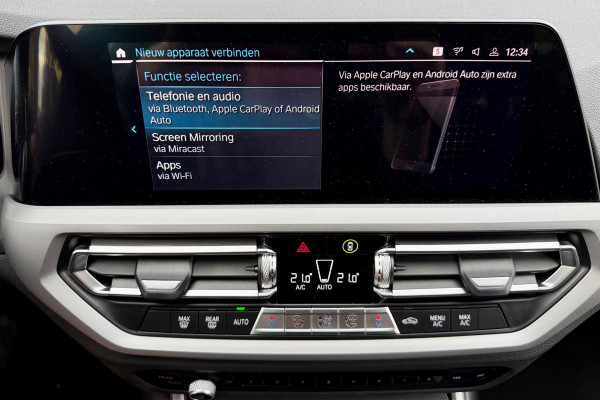 BMW 3 Serie Touring 330e Camera. M-stuur, Tr.haak, Carplay, DAB BMW 3 Serie Touring 330e Camera. M-stuur, Tr.haak, Carplay, DAB