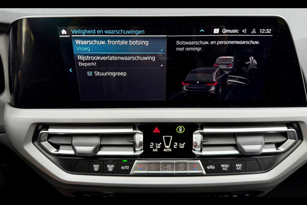 BMW 3 Serie Touring 330e Camera. M-stuur, Tr.haak, Carplay, DAB BMW 3 Serie Touring 330e Camera. M-stuur, Tr.haak, Carplay, DAB