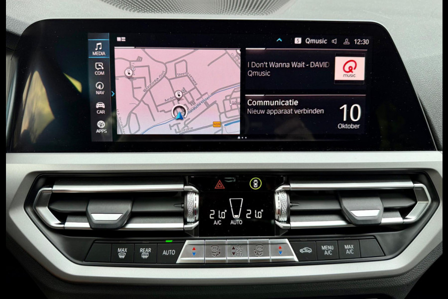 BMW 3 Serie Touring 330e Camera. M-stuur, Tr.haak, Carplay, DAB BMW 3 Serie Touring 330e Camera. M-stuur, Tr.haak, Carplay, DAB