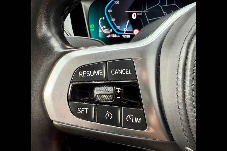 BMW 3 Serie Touring 330e Camera. M-stuur, Tr.haak, Carplay, DAB BMW 3 Serie Touring 330e Camera. M-stuur, Tr.haak, Carplay, DAB