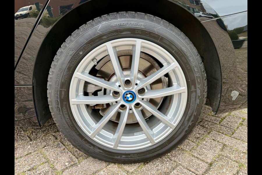 BMW 3 Serie Touring 320e Laser, Carplay, DAB, Sportstoel [BTW, NL, NAP, Dealer-onderhouden]