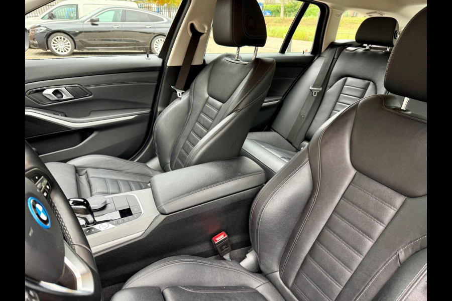 BMW 3 Serie Touring 320e Laser, Carplay, DAB, Sportstoel [BTW, NL, NAP, Dealer-onderhouden]