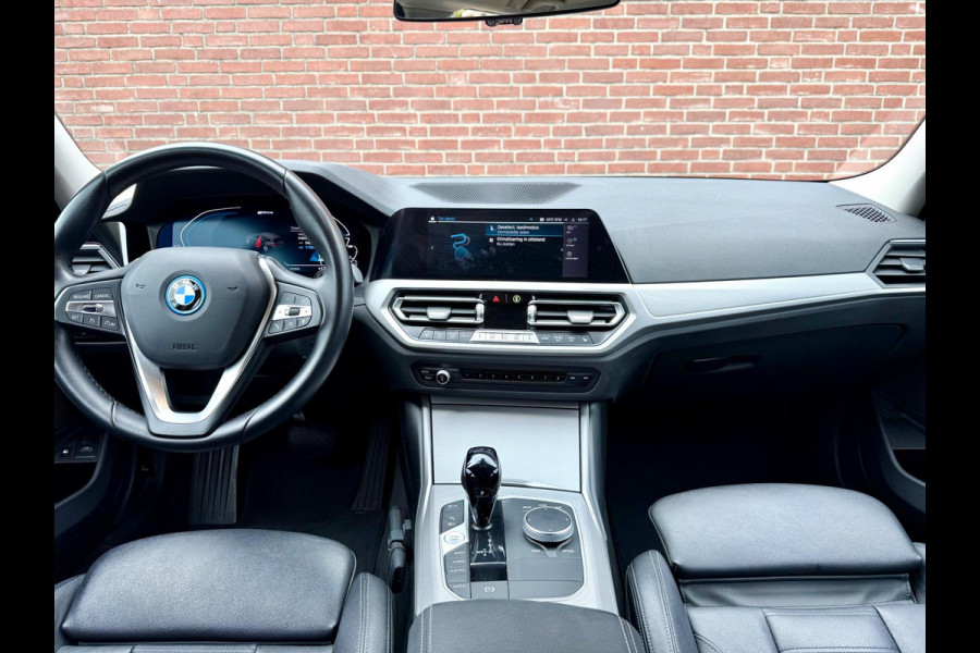 BMW 3 Serie Touring 320e Laser, Carplay, DAB, Sportstoel [BTW, NL, NAP, Dealer-onderhouden]