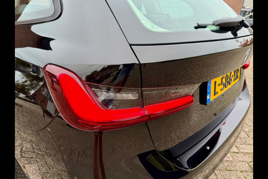 BMW 3 Serie Touring 320e Laser, Carplay, DAB, Sportstoel [BTW, NL, NAP, Dealer-onderhouden]