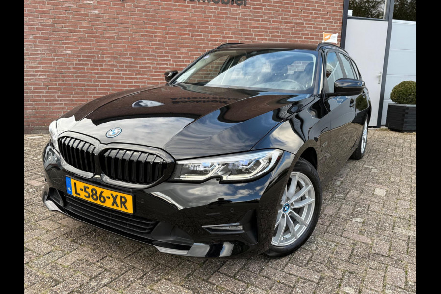 BMW 3 Serie Touring 320e Laser, Carplay, DAB, Sportstoel [BTW, NL, NAP, Dealer-onderhouden]