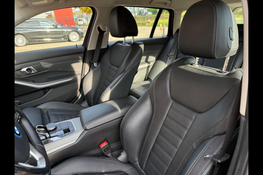 BMW 3 Serie Touring 320e Laser, Carplay, DAB, Sportstoel [BTW, NL, NAP, Dealer-onderhouden]