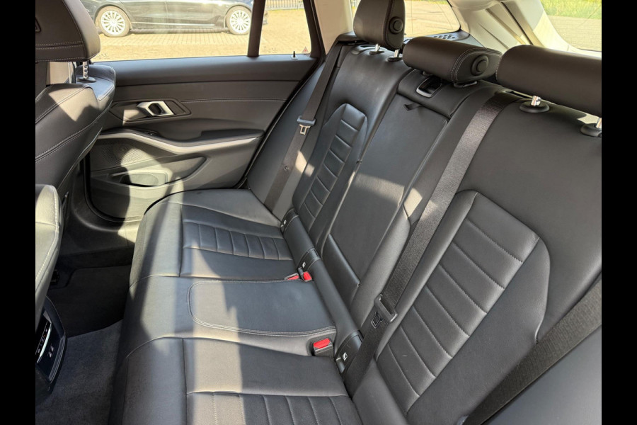 BMW 3 Serie Touring 320e Laser, Carplay, DAB, Sportstoel [BTW, NL, NAP, Dealer-onderhouden]