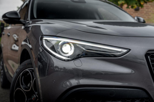 Alfa Romeo Stelvio 2.0 T AWD Q4 200 PK Aut. 1e Eig Xenon Leder Black Optic Stoelverwarming Camera 20'' Alfa Romeo Stelvio 2.0 T AWD Q4 200 PK Aut. 1e Eig Xenon Leder Black Optic Stoelverwarming Camera 20''