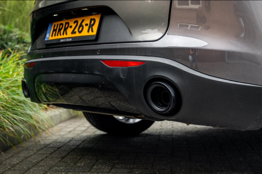 Alfa Romeo Stelvio 2.0 T AWD Q4 200 PK Aut. 1e Eig Xenon Leder Black Optic Stoelverwarming Camera 20'' Alfa Romeo Stelvio 2.0 T AWD Q4 200 PK Aut. 1e Eig Xenon Leder Black Optic Stoelverwarming Camera 20''