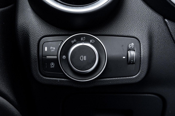 Alfa Romeo Stelvio 2.0 T AWD Q4 200 PK Aut. 1e Eig Xenon Leder Black Optic Stoelverwarming Camera 20'' Alfa Romeo Stelvio 2.0 T AWD Q4 200 PK Aut. 1e Eig Xenon Leder Black Optic Stoelverwarming Camera 20''