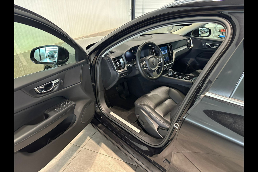 Volvo V60 T6 Aut. Plug-In Hybrid LongRange Core Bright Leder Parkeercamera 350pk Volvo V60 T6 Aut. Plug-In Hybrid LongRange Core Bright Leder Parkeercamera 350pk