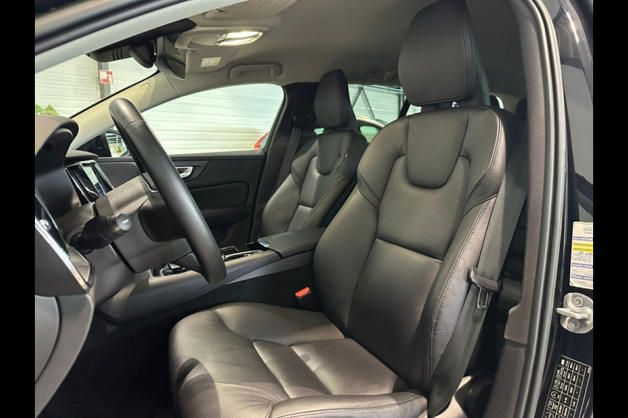 Volvo V60 T6 Aut. Plug-In Hybrid LongRange Core Bright Leder Parkeercamera 350pk Volvo V60 T6 Aut. Plug-In Hybrid LongRange Core Bright Leder Parkeercamera 350pk