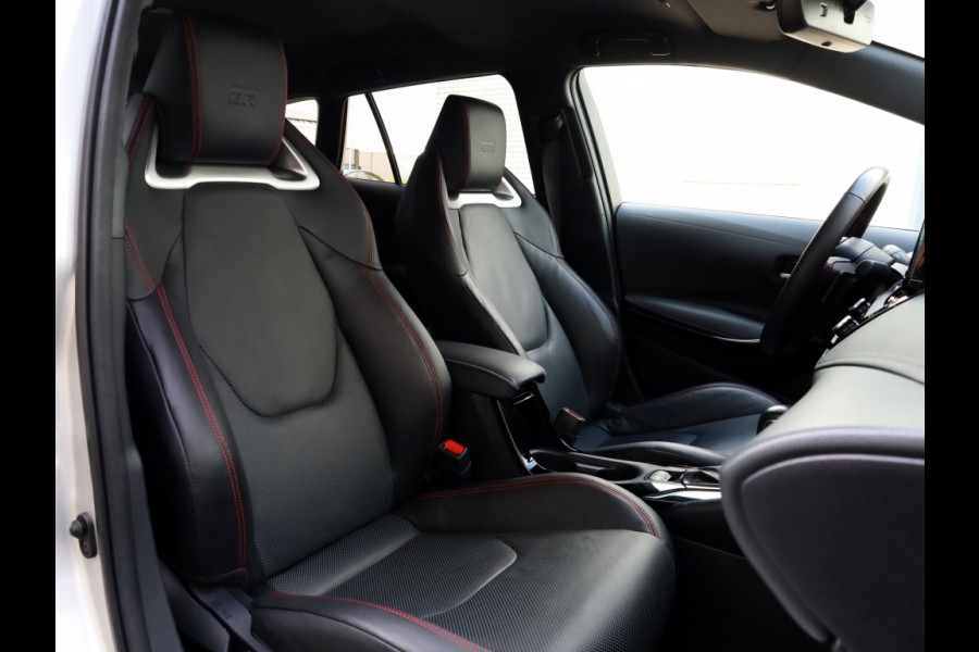 Toyota Corolla Touring Sports Hybrid 200 GR Sport | JBL | Head up | Vol Leder Toyota Corolla Touring Sports Hybrid 200 GR Sport | JBL | Head up | Vol Leder