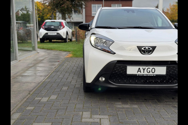 Toyota Aygo X 1.0 VVT-i MT First Plus | Lichtmetalen velgen, Climate control, Stoelverwarming, Keyless, Apple CarPlay/Android auto
