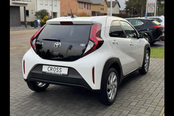 Toyota Aygo X 1.0 VVT-i MT First Plus | Lichtmetalen velgen, Climate control, Stoelverwarming, Keyless, Apple CarPlay/Android auto