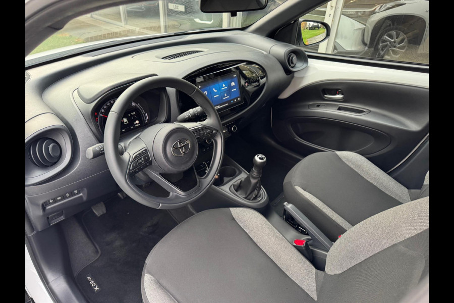 Toyota Aygo X 1.0 VVT-i MT First Plus | Lichtmetalen velgen, Climate control, Stoelverwarming, Keyless, Apple CarPlay/Android auto
